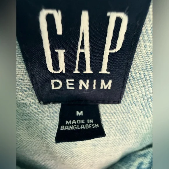 GAP Women's Faded Blue Jean Jacket - Picture 4 of 11